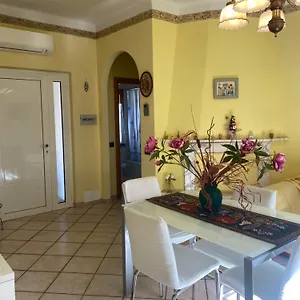 bed-and-breakfast-i-girasoli.hotelitalianriviera.com/