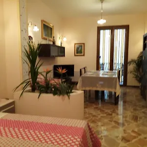 Appartamento Da Giusy Le Petit Bijou, Castelbuono (Sicily)